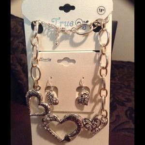 Heart necklace & earrings set.