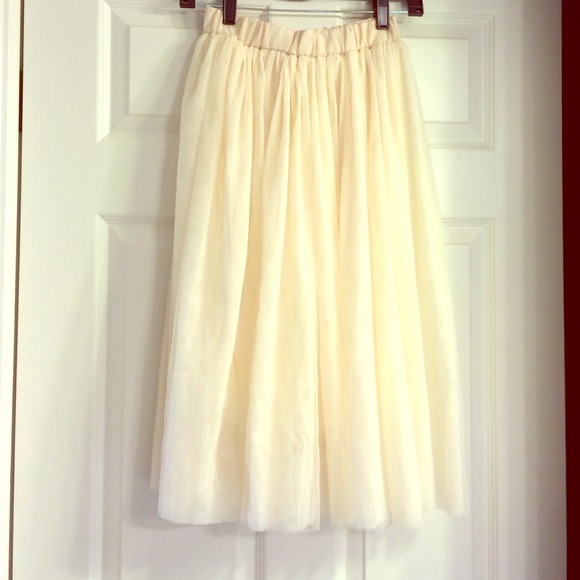 Ivory tulle skirt