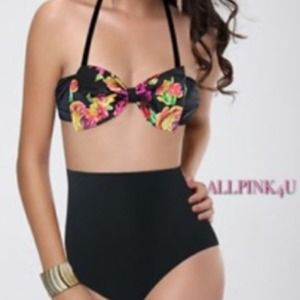 High waist bathing suit with bow on it