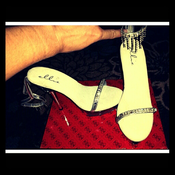 New Ellie Diamond Heels - Picture 1 of 4