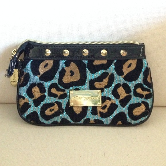 Betsey Johnson Clutches & Wallets - REDUCED ✨Betsey Johnson wristlet