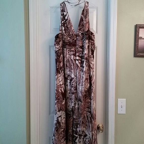 Plus size Dress - Picture 3 of 3