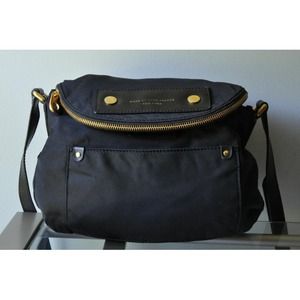 Marc Jacobs preppy nylon Natasha in black!