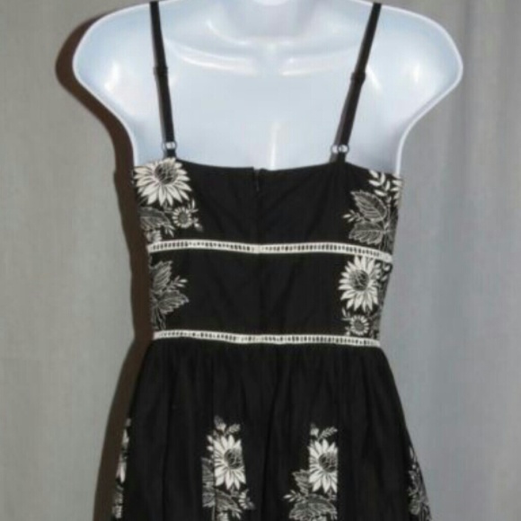 ⚠️⚠️SOLD️⚠️ ⚠️THE LIMITED Summer Time Party Dress - Picture 3 of 4