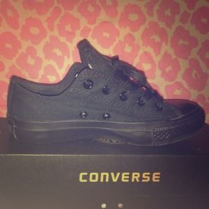 Black converse