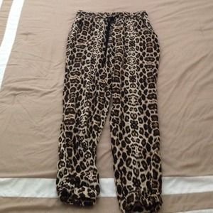 Leopard high waisted pants 🐆