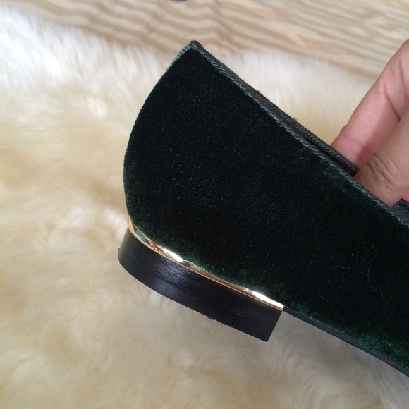 ❌BUNDLED❌ Emerald Velvet Fox Smoking Slippers - Picture 4 of 4