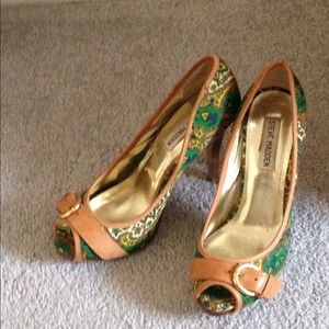 Paisley pump- just like new