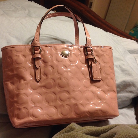 Nwt tote coach