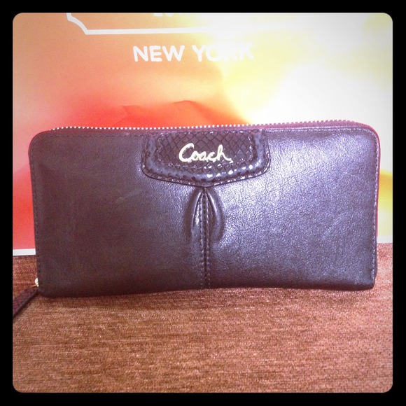 70% off Authentic COACH leather wallet!