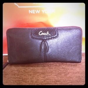 70% off Authentic COACH leather wallet!