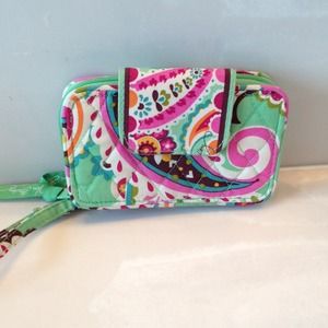 NEW! Vera Bradely wristlet! Tutti Frutti