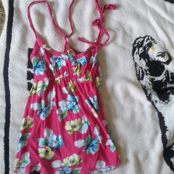 Hollister tank !
