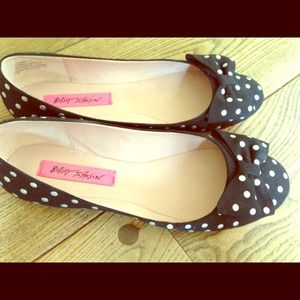 Betsey Johnson Metal dots black flats