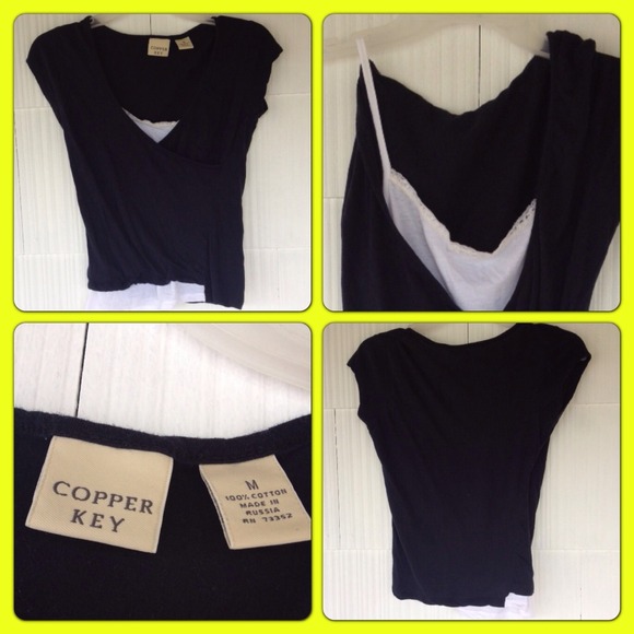 M1)  Copper Key Women’s Layered V-Neck Top Size M – Black with White Camisole De