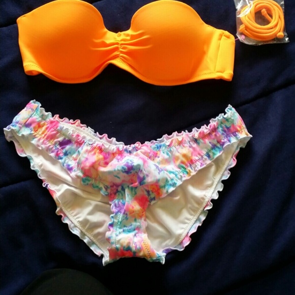 ***Reserved***Brand New Victoria's Secret bikini