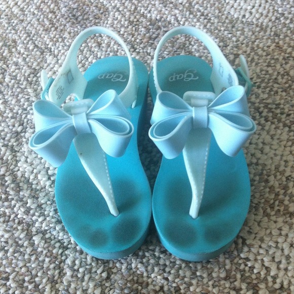 Girls sandals