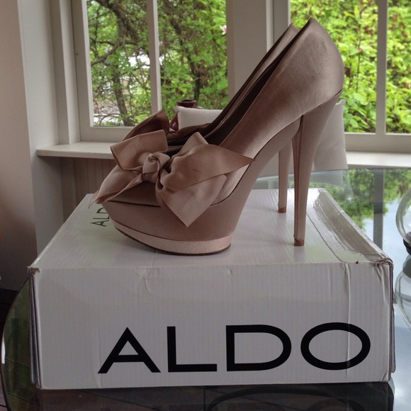 ✨SOLD✨Champagne Aldo Pumps. Worn once! 🍸 - Picture 2 of 3
