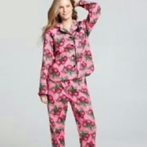 Betsey Johnson notch collar PJ