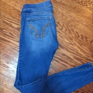 Light wash skinny jeans