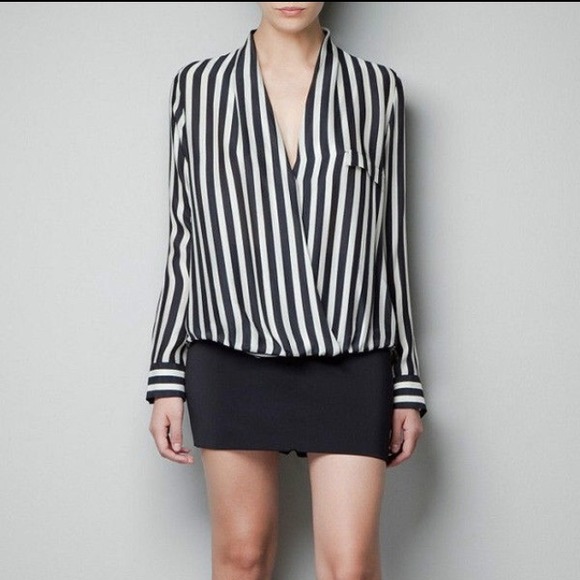 Tops - 🌟Host Pick🌟 color Block Cross front blouse