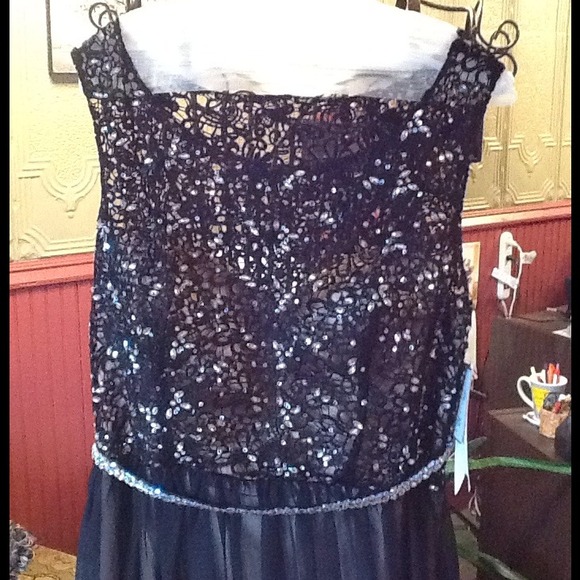 NWT Ball Gown by Colors - Picture 3 of 4