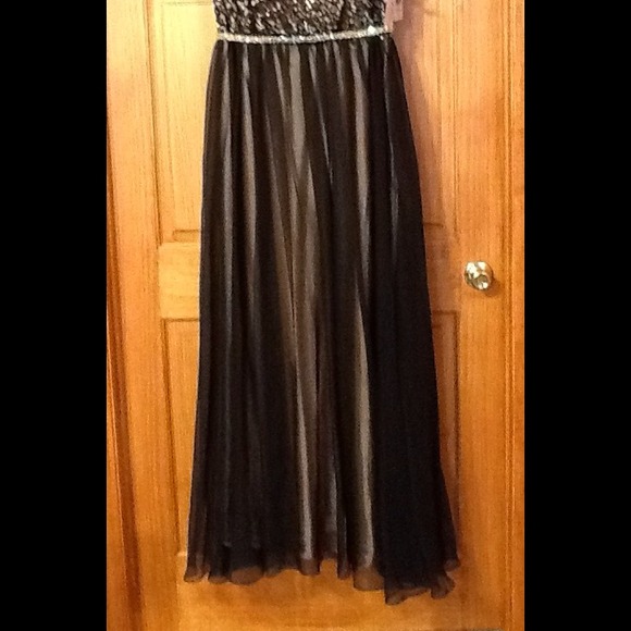 NWT Ball Gown by Colors - Picture 4 of 4