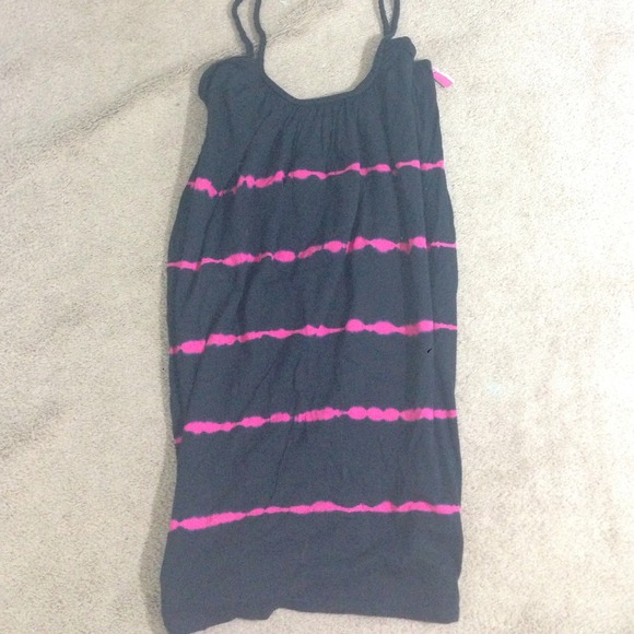 Flowy Black and Pink Long Tank by Xhilaration