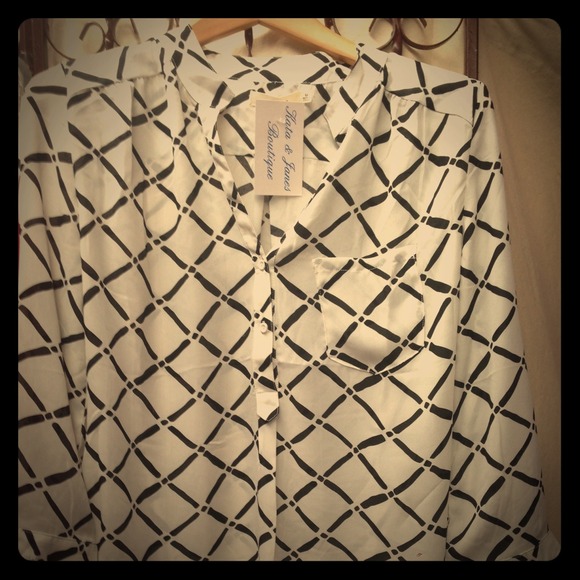 🚫SOLD🚫white and black chiffon blouse