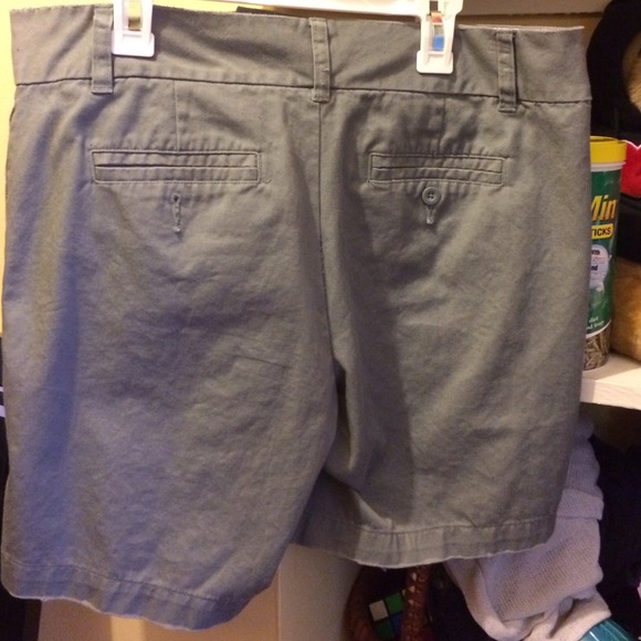 Forever 21 green shorts - Picture 2 of 4