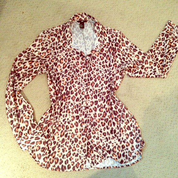 🚨SOLD🚨 Animal Print Blouse