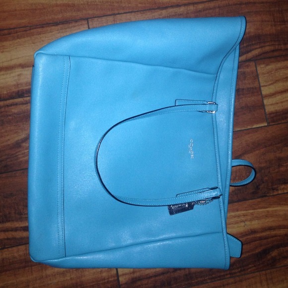 LARGE COACH TOTE AND MATCHING WALLET! TIFFANY BLUE