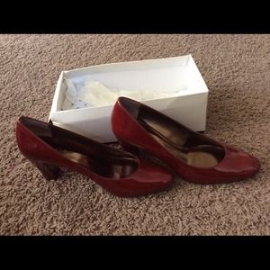 ETIENNE AIGNER Heels Size 8.5 - Burgundy Red