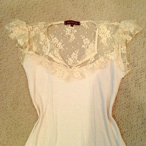 🚨SOLD🚨 Lace top