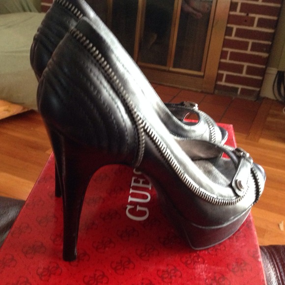 Guess shoes - Picture 2 of 2
