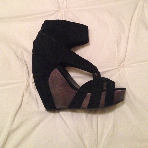 Brand NEW Leather Joe Jeans Wedge 7M - Picture 2 of 4