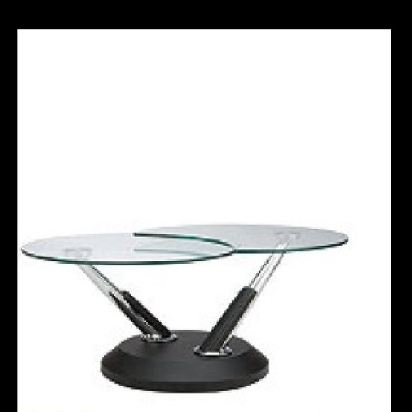 Coffee table - Picture 1 of 1