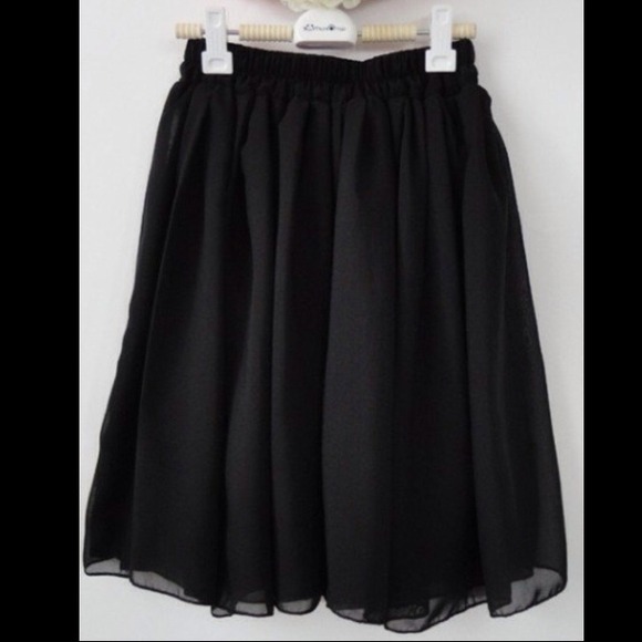 Black circle skirt!