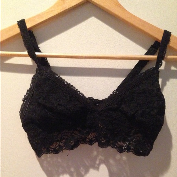❌SOLD IN A BUNDLE❌Urban Outfitters lace bralette