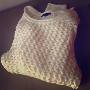 White knit H&M sweater