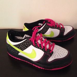 ❗️️️Reduced❗️Nike size 7 woman's/ 6 Youth