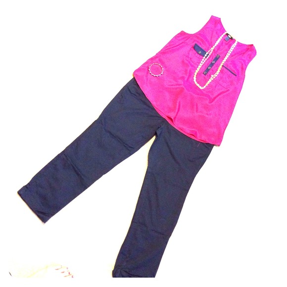 DKNY navy capris
