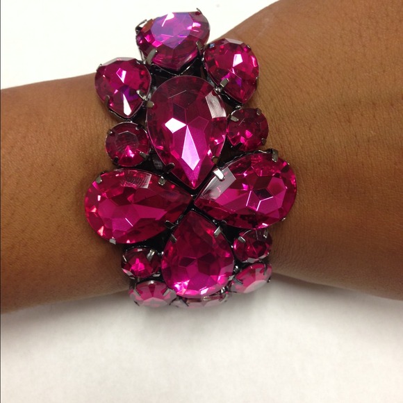 Ruby Tuesday - Picture 3 of 4