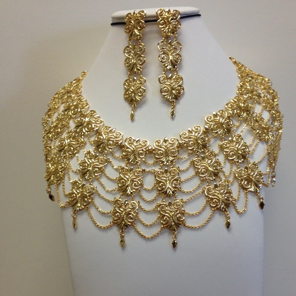 Gold Egyptian Goddess - Picture 3 of 4