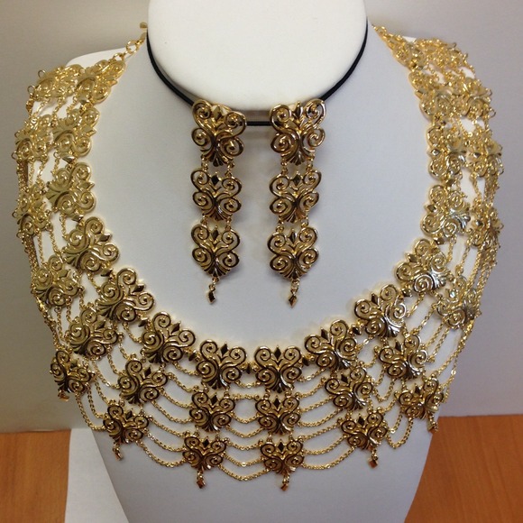 Gold Egyptian Goddess - Picture 4 of 4