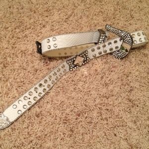 Buckle women's belt