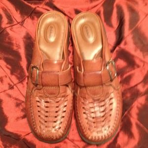 Leather sandals size 8...