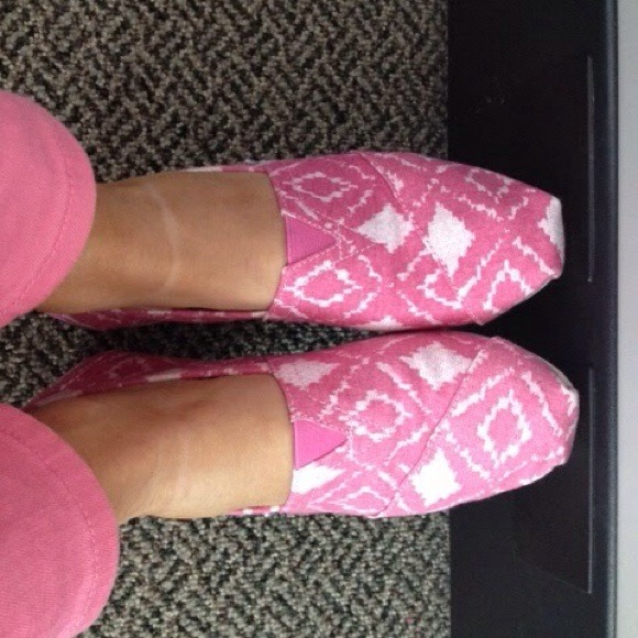 TOMS Shoes - Toms Pink Geometric