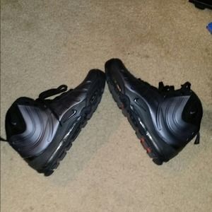 Men Acg boots size 13