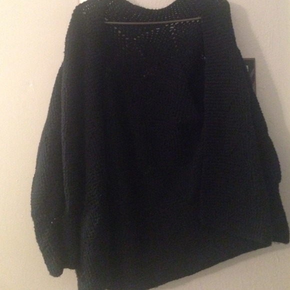 Black knitted  sweater